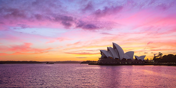 sunrise in sydney operahouse